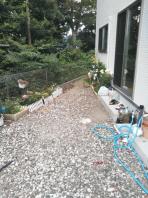 ７月２３日。鶴が丘 内海様宅での草刈り作業です。